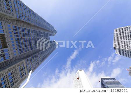 [Tokyo City Scenery] Looking up at Shinjuku skyscraper group looking forward from Tokyo Metropolitan Government Office [Ultra Wide Angle Shooting] 13192931
