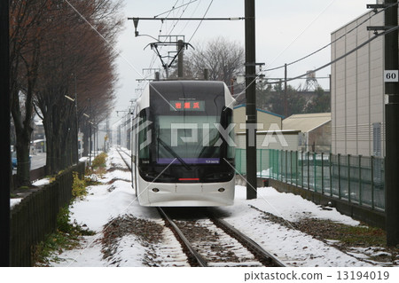 Toyama Light Rail 13194019