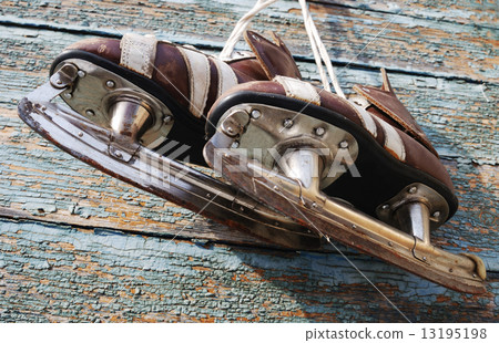 vintage pair of mens ice skates vintage pair of mens ice skates 13195198