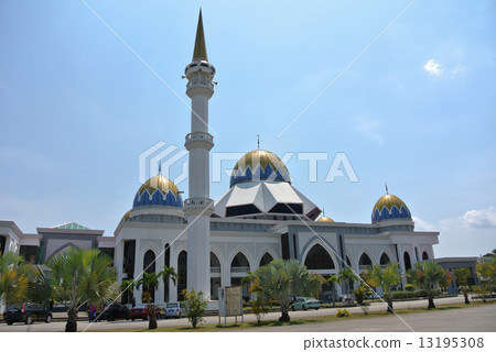 Masjid Kolej Islam Pahang Sultan Ahmad Shah (KIPSAS) 13195308