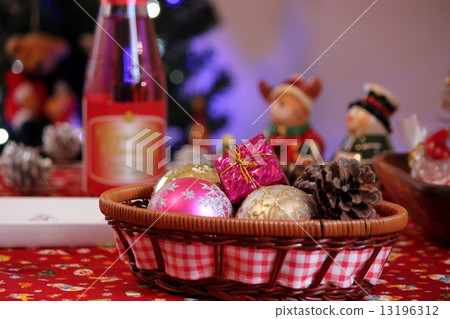Table Coordinate 13196312