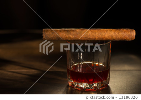 The art of cigars The art of cigars 13196320