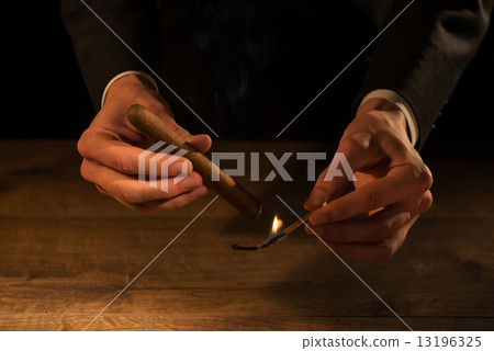 The art of cigars The art of cigars 13196325