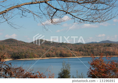 Autumn blue Iruka pond Autumn blue Iruka pond 13196891
