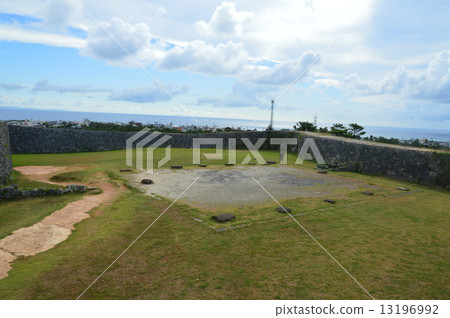 世界遺產·Zakkire城堡遺址（Yomitan村，Nakagami槍，沖繩縣） 13196992