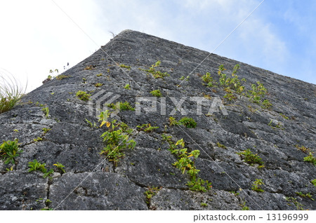 世界遺產·Zakkire城堡遺址（Yomitan村，Nakagami槍，沖繩縣） 13196999