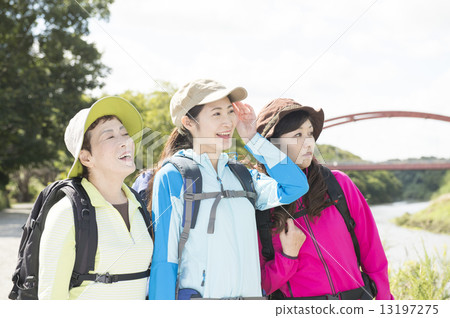 Female climbing three generations 13197275