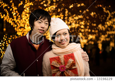 戀愛者約會美麗的照明 13198229