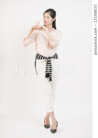 young woman young woman 13198635