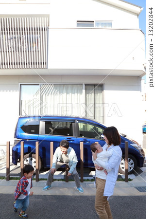 4 people family, my home and my car 4 people family, my home and my car 13202844