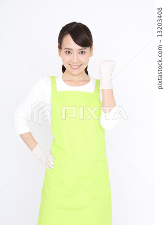 A woman in an apron playing a guts pose 13203408
