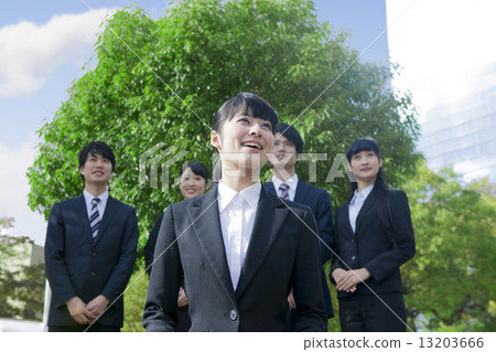 仰望天空的新社會人 13203666