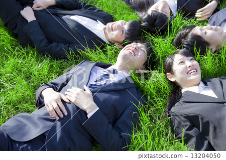 A new member who lies on the lawn 13204050