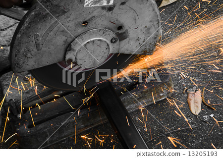 Machines for metal cutting with sparks light 13205193