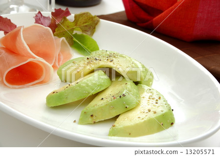 鮞梨開胃菜沙拉酒白色背景 13205571