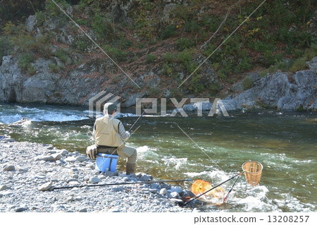 在Ontake峽谷釣魚 13208257