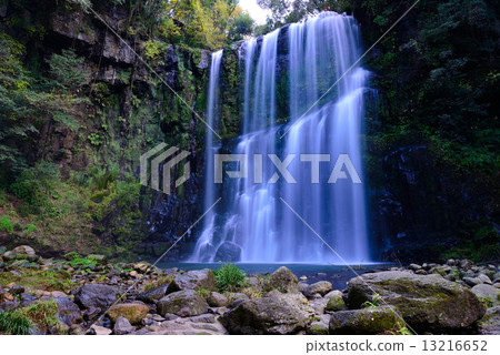 Full view of Sakura Falls 13216652