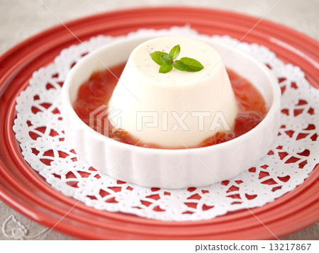 Milk pudding with red fruit sauce (Horizontal position center) Milk pudding with red fruit sauce (Horizontal position center) 13217867