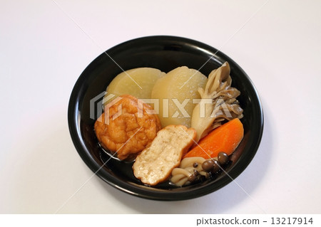 Simmered radish and paste 13217914
