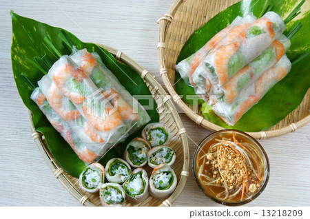 Vietnamese food, goi cuon, salad roll 13218209
