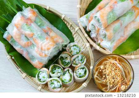 Vietnamese food, goi cuon, salad roll 13218210