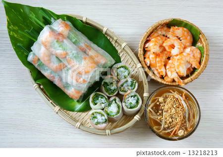 Vietnamese food, goi cuon, salad roll 13218213