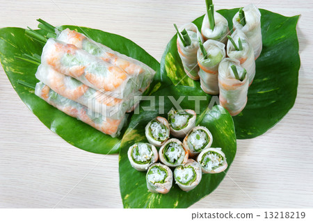 Vietnamese food, goi cuon, salad roll 13218219