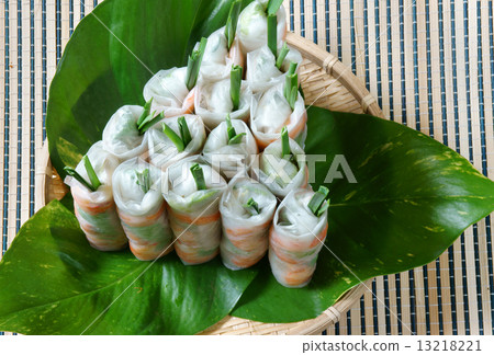 Vietnamese food, goi cuon, salad roll 13218221
