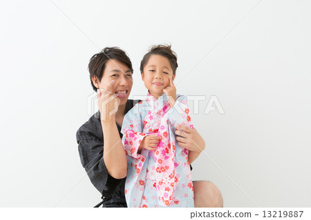pulling down eyelids and sticking out tongue, summer, parenthood 13219887