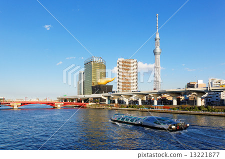 Blue boat spreading Sumidagawa pleasure boat · Himiko and Tokyo sky tree 13221877
