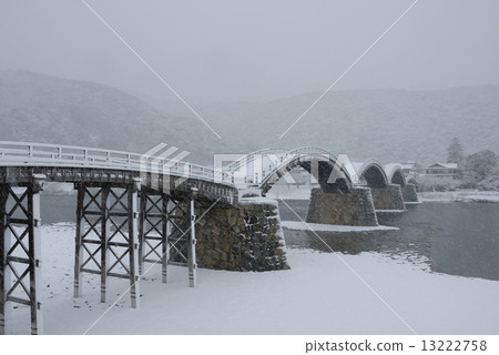 Kintai橋（冬天，雪化妝） 13222758