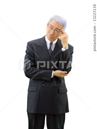 與白色後面衣服的拉丁文的灰色男性商人適合 13223138