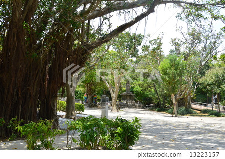 Himeyuri塔(沖繩縣Itomi Itoman市) Himeyuri塔(沖繩縣Itomi Itoman市) 13223157