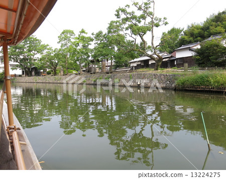 從松江市的堀川遊船（Gurutto Matsue Horikawa Tour）看到的繩手潮見（田部美術館、小泉八雲故居、小泉八雲雕像） 13224275