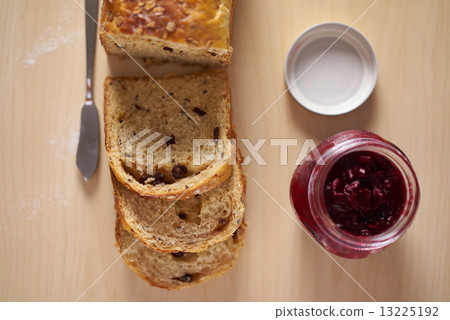 Serving for breakfast or tea time with sliced bread 13225192