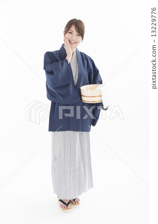 A cute woman wearing a yukata on a hot spring trip 13229776