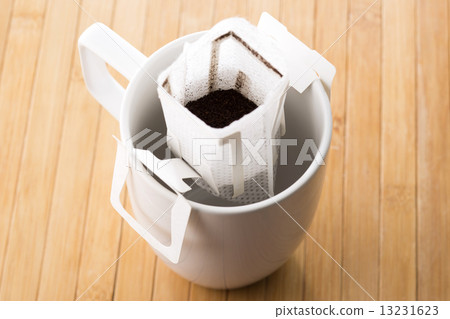 Instant freshly brewed coffee 13231623
