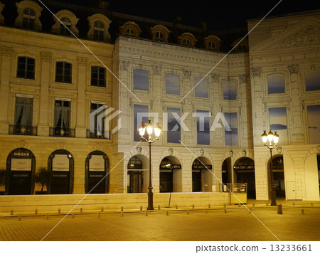 Vendome square in Paris 13233661