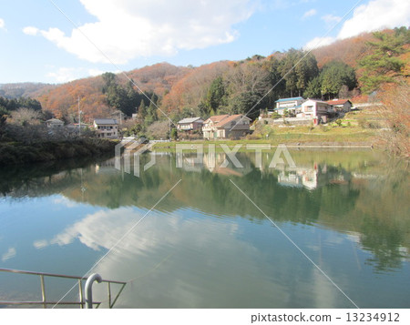 Taisho pond at Kanekaidoyama (Saitama prefecture Yorii Town) 13234912