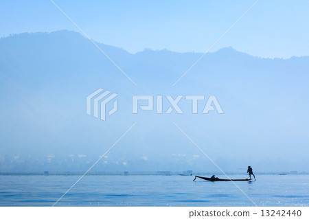 Fishermen in Inle Lake at sunrise, Shan State, Myanmar 13242440