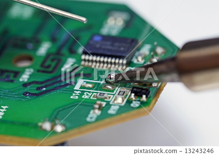 Board soldering 13243246