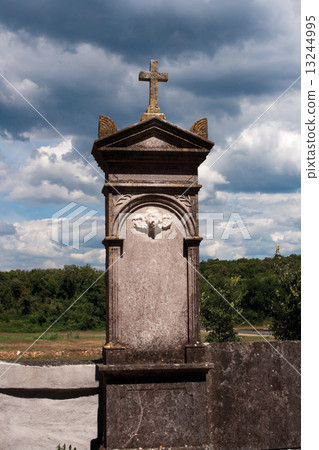 Cemetery memorial grave 13244995
