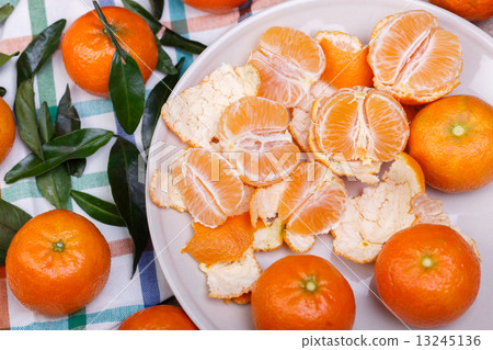 tangerines  13245136