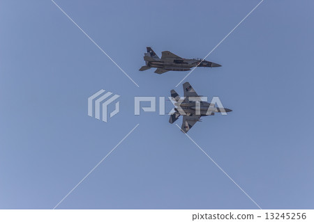 F-15 Eagle formation flight 13245256