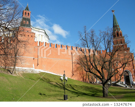 Moscow Kremlin Arsenalnaya and Troitskaya Towers 2011 13247674