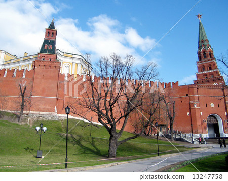 Moscow Kremlin Troitskaya and Arsenalnaya Towers 2011 13247758