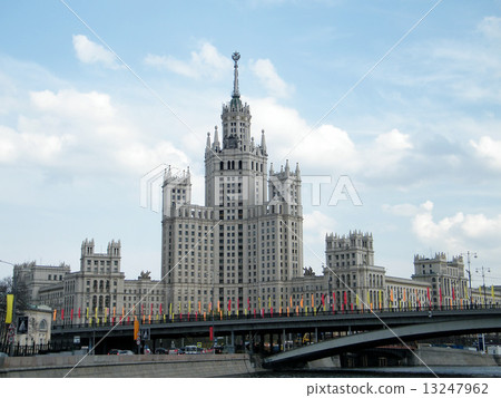 Moscow Ustinsky Bridge 2011 13247962