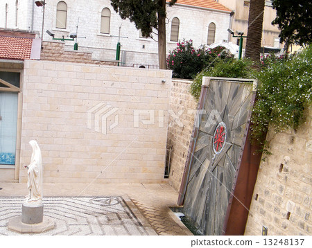 Nazareth Basilica corner of the yard 2010 13248137