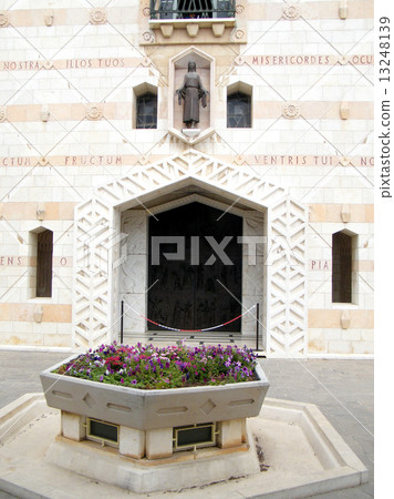 Nazareth Basilica entrance from the facade of Mary 2010 13248139