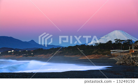Fuji from the Oiso coast Fuji from the Oiso coast 13249150